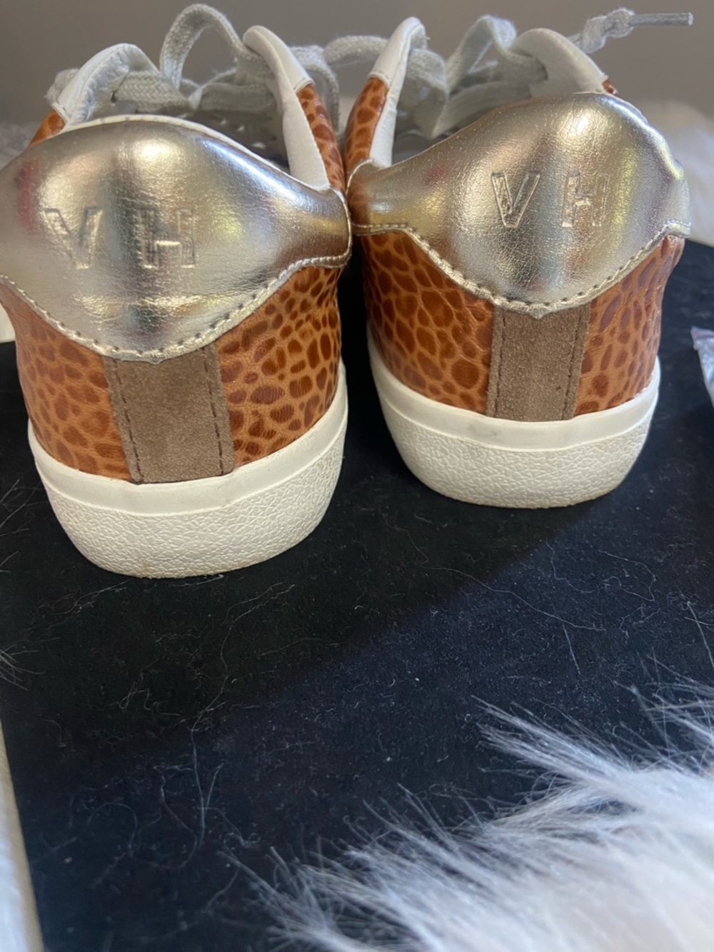 Vintage Havana Sz 6.5 Women's Grey, White, & Brown Animal Print Leather Sneakers - Picture 4 of 9
